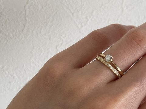 【ヴァンドーム青山(VENDOME AOYAMA)の口コミ】 婚約指輪と重ねて着けたかったのでリングの細さと色を統一して違和感のな…