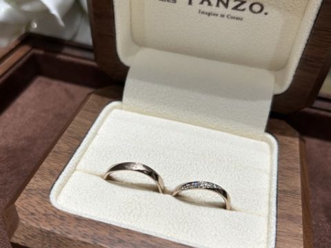 【TANZO.(鍛造指輪)の口コミ】 粗めのマットやダイヤモンドが綺麗で、とても大満足です。
それでいて価格…