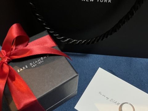 【ラザール ダイヤモンド(LAZARE DIAMOND)の口コミ】 シルヴァンのデザインは、他の指輪と違いダイヤが飛び出ていないので日常…