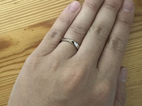 【BRILLIANCE+(ブリリアンスプラス)の口コミ】 シンプルながらも曲線、カーブを描くことでオリジナリティが出ています。…