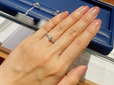 【銀座ダイヤモンドシライシの口コミ】 シンプルで日常使いしやすいデザインなものを探していました。絶対に結婚…