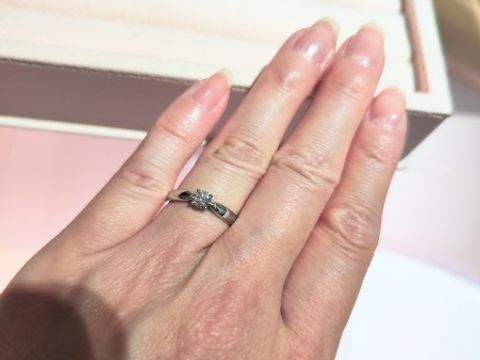 【ティファニー(Tiffany & Co.)の口コミ】 金属アレルギーがあるかもしれないので、素材は一番アレルギーの出る可能…