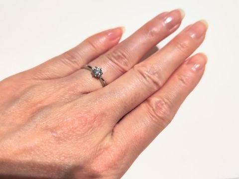 【MIKIMOTO(ミキモト)の口コミ】 素材はアレルギーが起こりにくいプラチナを選びました。テイストは王道で…