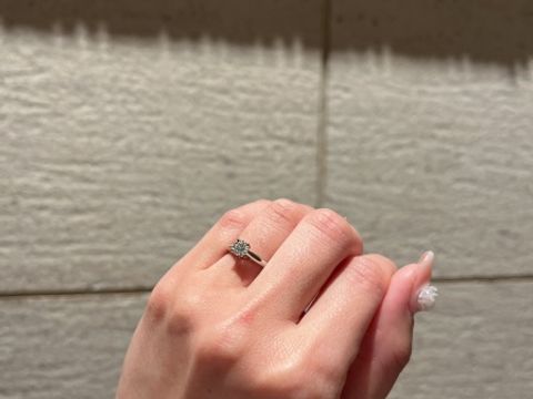 【カルティエ(Cartier)の口コミ】 洗練されたデザインと上質な素材が魅力です。繊細でクラシカルなシルエッ…