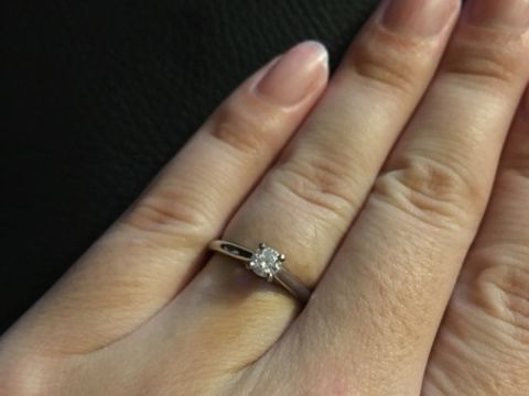 【カルティエ(Cartier)の口コミ】 ３つのブランドでダイヤモンドを見せていただいた中、１番輝いていたので…