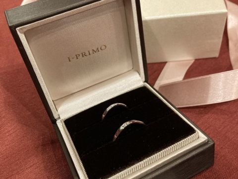 【アイプリモ(I-PRIMO)の口コミ】 とてもシンプルでかつ、ささやかな感じでダイヤが煌めいている指輪で気に…