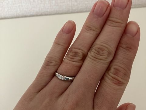 【CRAFY(クラフィ)の口コミ】 手をつないでいるような、重ねVをモチーフにしました。きつすぎるV字はス…