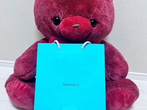 【ティファニー(Tiffany & Co.)の口コミ】 シンプルなのに輝きがあり、ダイヤがそこまで大きくなくても存在感があり…