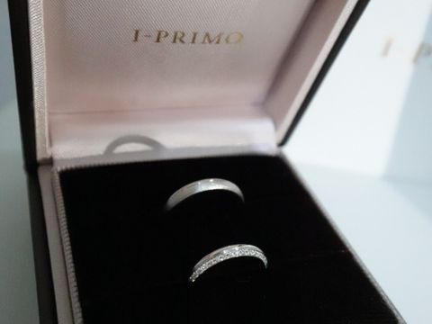 【アイプリモ(I-PRIMO)の口コミ】 マットと光沢の二つの質感を楽しむことができる珍しいデザインです。柔ら…