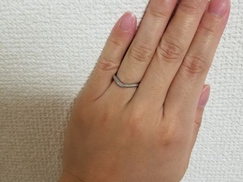 【アイプリモ(I-PRIMO)の口コミ】 同じ店舗で購入した婚約指輪にもぴったりのデザインだった事が決め手でし…