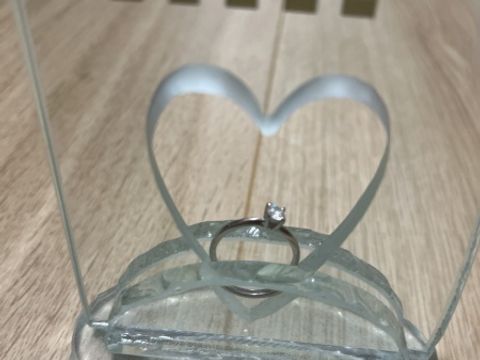 【DAMIANI(ダミアーニ)の口コミ】 指につけた時にキラキラと輝くダイヤモンドが非常に魅力的です。
そんなダ…