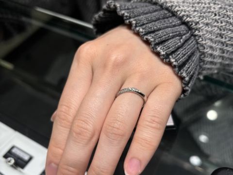 【ラザール ダイヤモンド(LAZARE DIAMOND)の口コミ】 ウェーブタイプの指輪を探していましたが、スタッフさんにお薦めしてもら…