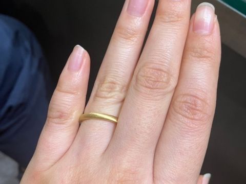 【アイプリモ(I-PRIMO)の口コミ】 アイプラモさんの指輪はプラチナの指輪でシンプルなイメージでしたが、ゴ…