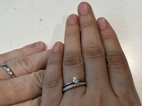 【BRILLIANCE+(ブリリアンスプラス)の口コミ】 お値段もお手頃で、指輪も綺麗でした。結婚指輪を見に行きましたが、婚約…