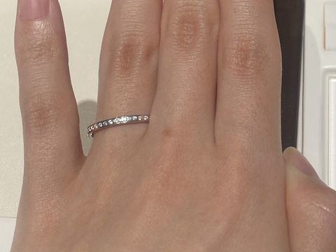 【俄(にわか)の口コミ】 俄の中に似たデザインがあるのですが、『かれん』の方はダイヤモンドが一…