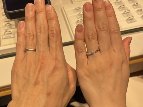 【銀座ダイヤモンドシライシの口コミ】 男性の指輪デザインがマットで安っぽく見えました。指輪も細くあまりデザ…