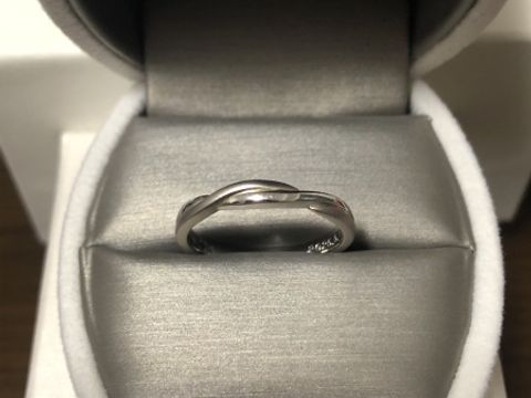 【I's stone(アイズストーン)の口コミ】 とにかくデザインが素敵です。一度は試着をおすすめします。
カラーの種類…