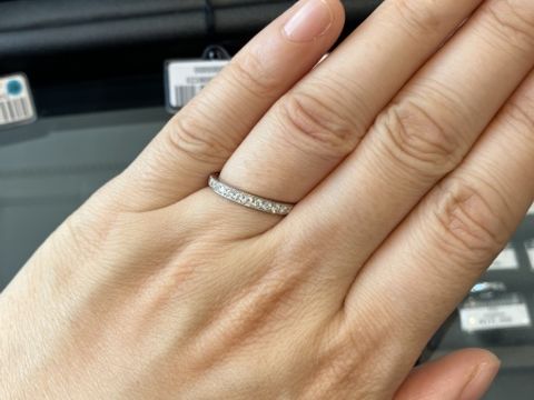 【エクセルコダイヤモンド(EXELCO DIAMOND)の口コミ】 ダイヤモンドが本当に綺麗でした。白くキラキラ光り、自然光の下でも美し…