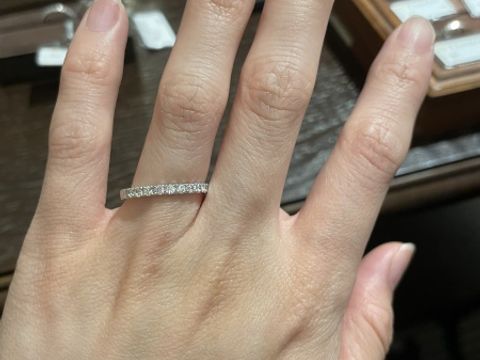 【TANZO.(鍛造指輪)の口コミ】 エタニティのデザインは他社のブランドでも同じような物がありますが、こ…