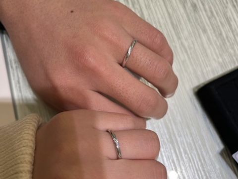 【TRECENTI(トレセンテ)の口コミ】 ストレートで斜めにお揃いのデザインが入っており、ゴージャスすぎないも…