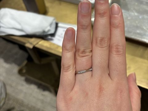 【シャネル(CHANEL)の口コミ】 シャネルのカメリアをイメージした指輪です。
シンプルながらデザイン性が…