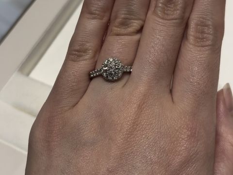 【グラフ(GRAFF)の口コミ】 指輪を選ぶ際は、以下を念頭に探していました。
・カジュアルにつけられる…