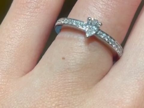 【ショーメ(CHAUMET)の口コミ】 結婚指輪を想定して試着しました。一粒ダイヤは小さいながらも存在感があ…