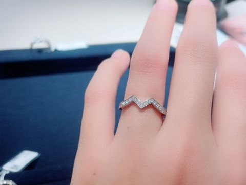 【ショーメ(CHAUMET)の口コミ】 エンゲージリングのアムールデグレットとの重ね付けに合うリングとして検…