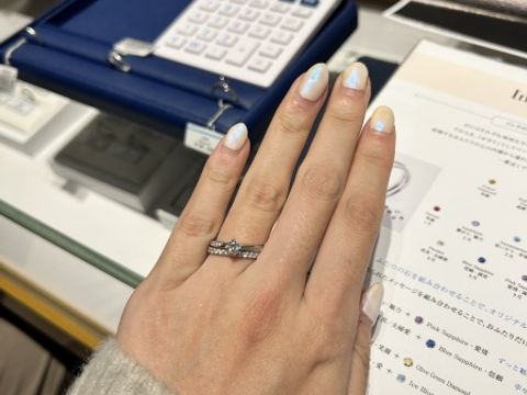 【銀座ダイヤモンドシライシの口コミ】 デザインがシンプルだったので決めました。
ダイヤモンドを留めている爪が…