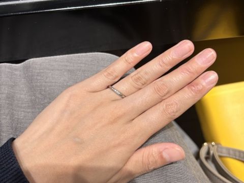 【銀座ダイヤモンドシライシの口コミ】 シンプルで流行りに左右されないデザインがとても気に入りました。銀座ダ…