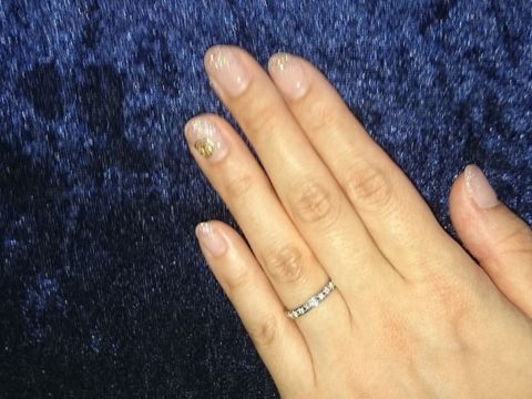 【ブシュロン(BOUCHERON)の口コミ】 1粒ダイヤはすでに持っているため、エタニティリングを探していました。
…