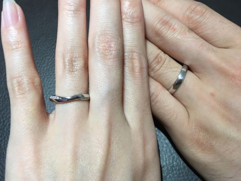 【俄(にわか)の口コミ】 少し変わったおしゃれなデザインと、付け心地が良かったことが決め手でし…