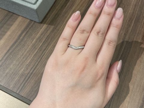 【ショーメ(CHAUMET)の口コミ】 ジョゼフィーヌコレクションには同様のV字リングがありますが、こちらのマ…