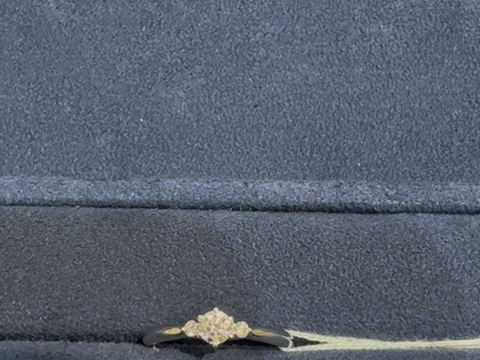 【4℃ BRIDAL(ヨンドシーブライダル)の口コミ】 4℃の指輪の決め手は、繊細で可愛らしいデザインが豊富なこと！さりげなく…