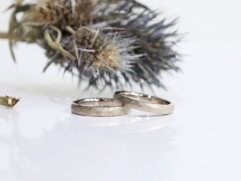 【鶴(mikoto)の口コミ】 錆加工の鎚目模様という、少し変わったデザインが素敵だと思い購入しまし…