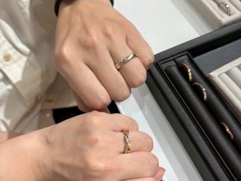 【鶴(mikoto)の口コミ】 コンビの指輪を探していて鶴のギメルリングに辿り着きました。
あまりない…