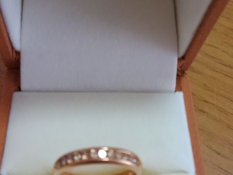 【BROWNDIAMOND(ブラウンダイヤモンド)の口コミ】 ゴ―ルドの指輪を探していた時に、ピンクゴ―ルドのダイヤな入ったこの指輪…