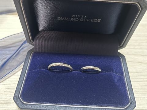 【銀座ダイヤモンドシライシの口コミ】 華奢なデザインで手に馴染みやすいです。ダイヤモンドが入っている部分が…
