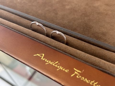 【アンジェリックフォセッテ(Angelique Fossette)の口コミ】 V字のデザインなので指が短い私たちでも少しでも長く見えるのかなと思いま…