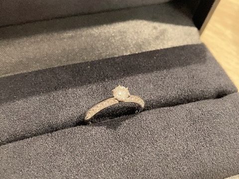 【ラザール ダイヤモンド(LAZARE DIAMOND)の口コミ】 上下で輝く面/シンプルな面と分かれているので、状況や気分に応じて外側に…