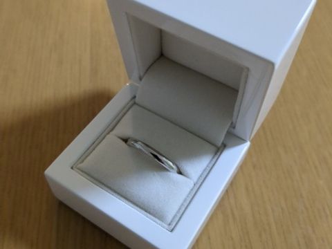 【IDEAL Plus fort(アイデアルプリュフォール)の口コミ】 つけ心地の良さでこちらの指輪を選びました。またプラチナ999で作ることが…