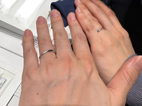 【銀座ダイヤモンドシライシの口コミ】 私は派手すぎる指輪が好きではなく、普段使いしたかったので、シンプルで…