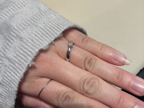【ティファニー(Tiffany & Co.)の口コミ】 ダイヤモンドにこだわりがあり少しでもいいものが良かった。ある中で1番い…