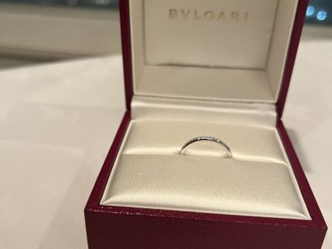 【ブルガリ(BVLGARI)の口コミ】 ハーフエタニティでダイヤが出っ張っていないので日常的に着用していても…