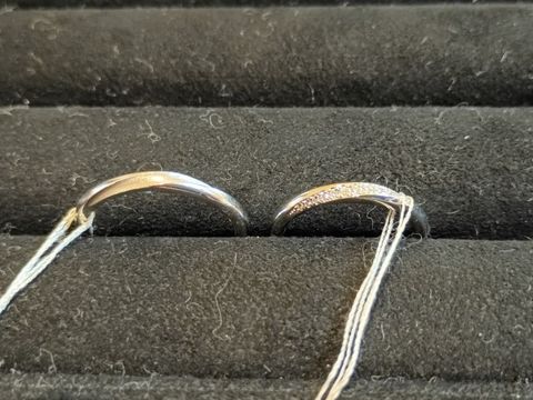 【TRECENTI(トレセンテ)の口コミ】 指輪の側面までびっしりダイヤモンドが敷き詰められており、自分から見て…