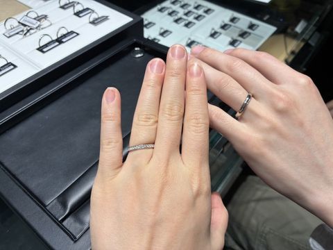 【ラザール ダイヤモンド(LAZARE DIAMOND)の口コミ】 ハーフエタニティの指輪を探していて、ダイヤモンドの輝きを最大限に引き…