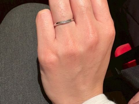 【銀座ダイヤモンドシライシの口コミ】 結婚指輪は毎日長い期間つけているものなので、派手すぎたり引っ掛けてし…