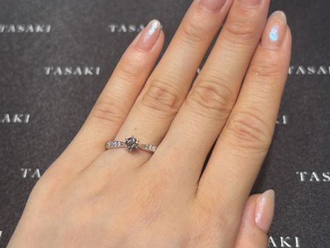 【TASAKI(タサキ)の口コミ】 ピアチェーレのダイヤモンドの美しく見える中心に向うデザインが素敵。パ…
