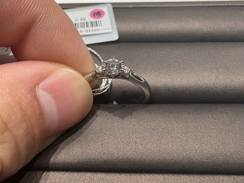 【アイプリモ(I-PRIMO)の口コミ】 可愛らしいキュートなデザインが多く、リングのデザインを決定するのに非…