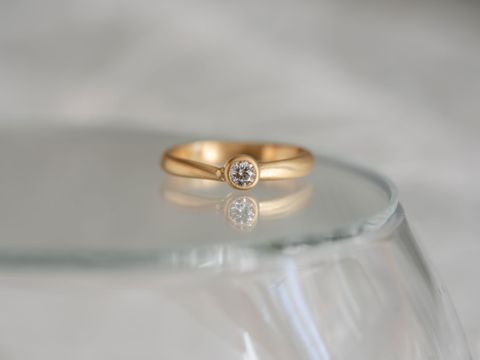 【Cayof(カヨフ)の口コミ】 普段つけられて、温かみのある指輪にしたいと思っていました。
サイトで見…